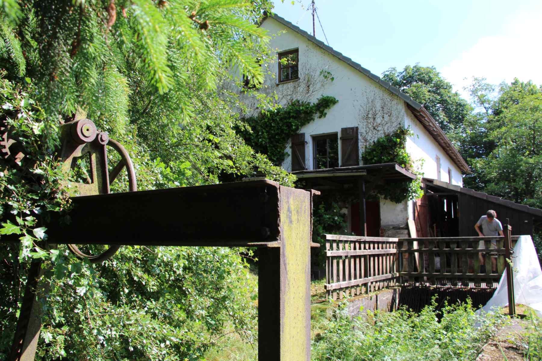 Das Mühlwerk ist völlig abgewrackt.